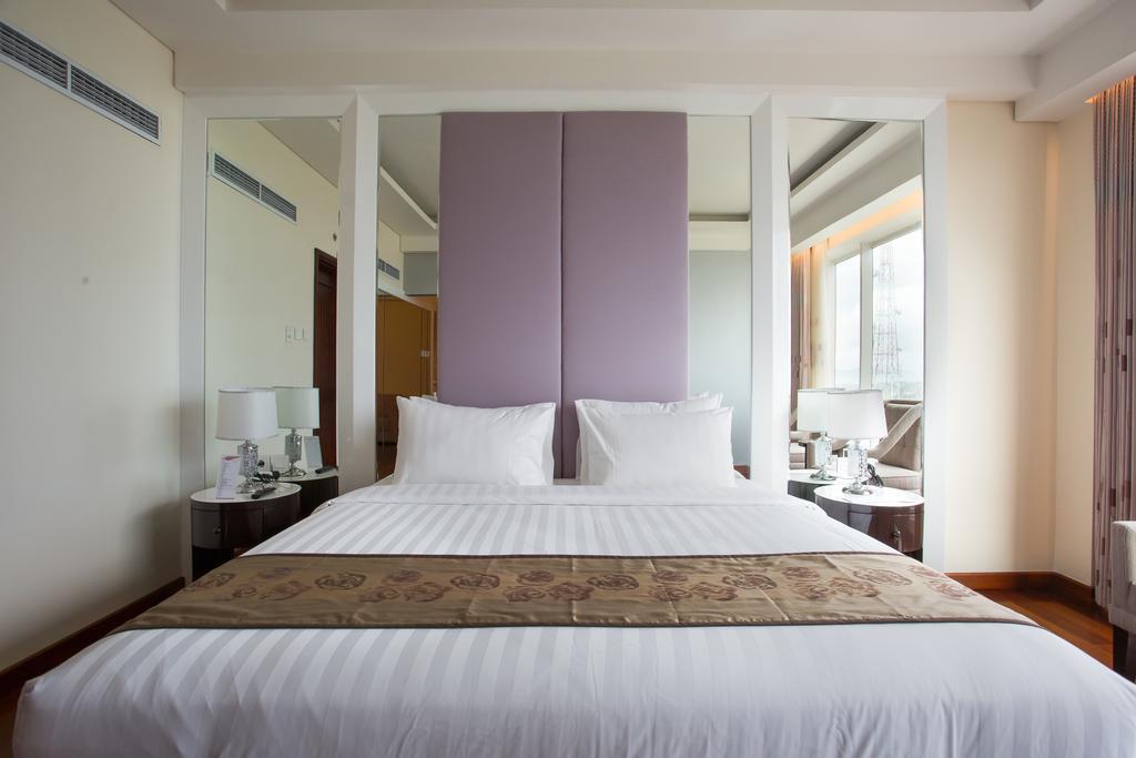 Golden Palace Hotel Lombok Mataram Quarto foto