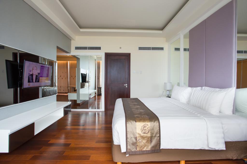 Golden Palace Hotel Lombok Mataram Quarto foto